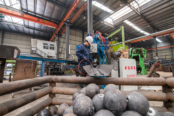 临安网架配件-螺栓球加工车间